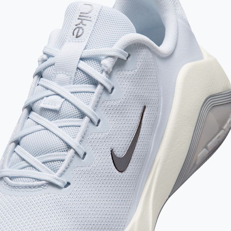 Női edzőcipők Nike Bella 7 football grey/sail/metallic cool grey 5