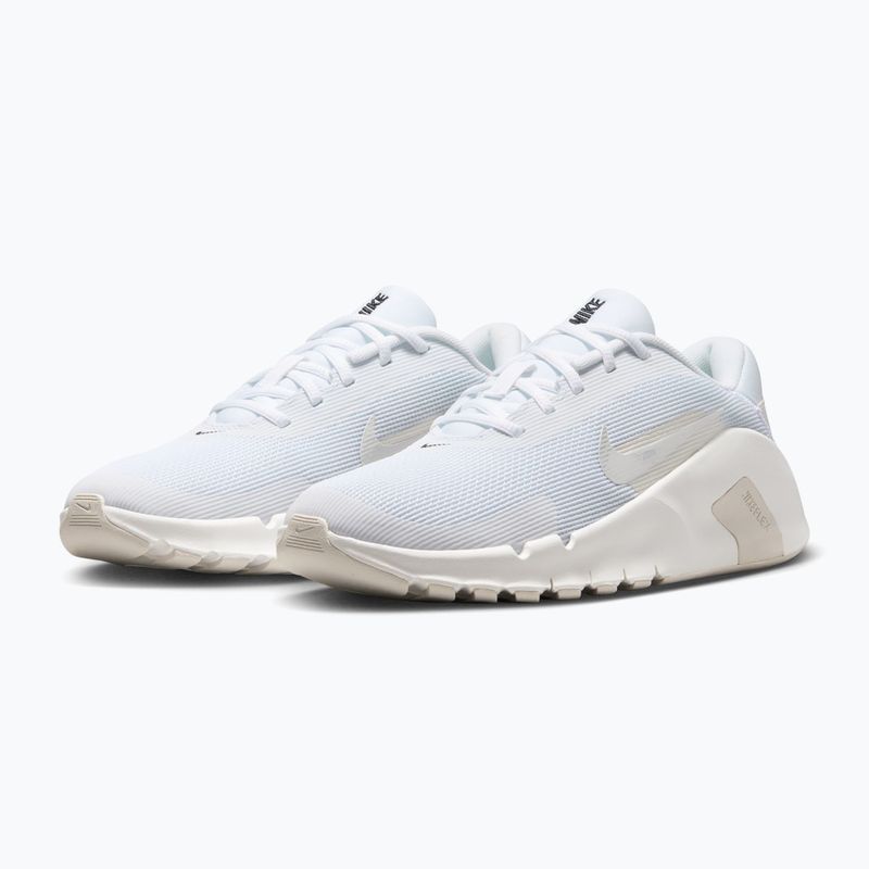 Női edzőcipők Nike Flex Train white/sail/phantom/ metallic silver 3