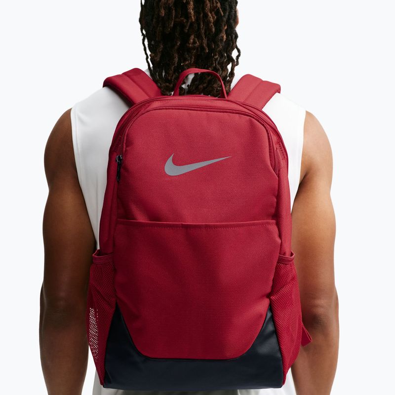 Hátizsák Nike Brasilia 24 l tough red/black/reflect silver 11