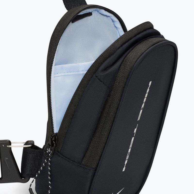 Övtáska Nike Tech Commute 1 l black/black/reflect silver 4