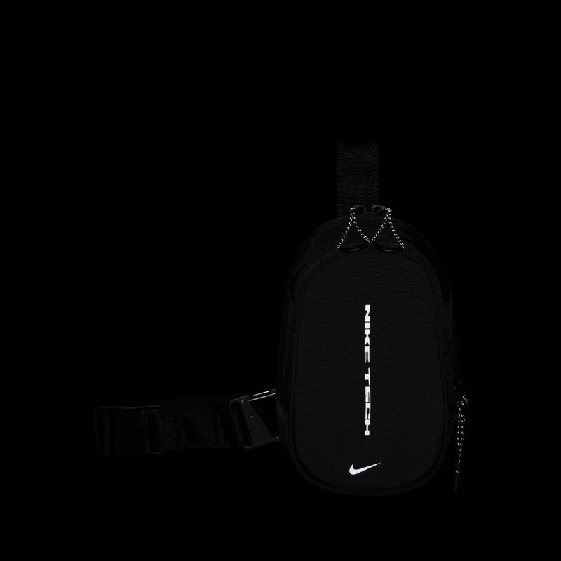 Övtáska Nike Tech Commute 1 l black/black/reflect silver 8