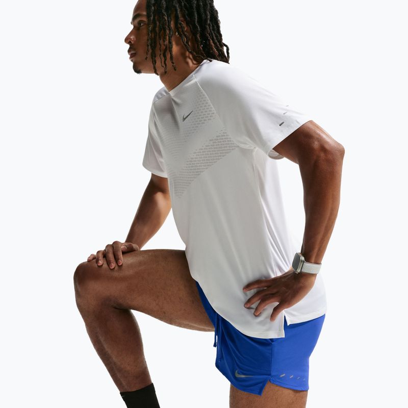 Férfi Nike Stride Dri-Fit rövidnadrág, 5 hüvelykes, belső béléssel, hyper royal színben 4