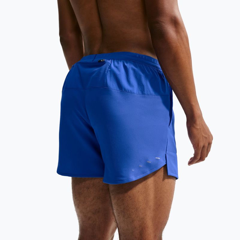 Férfi Nike Stride Dri-Fit rövidnadrág, 5 hüvelykes, belső béléssel, hyper royal színben 6