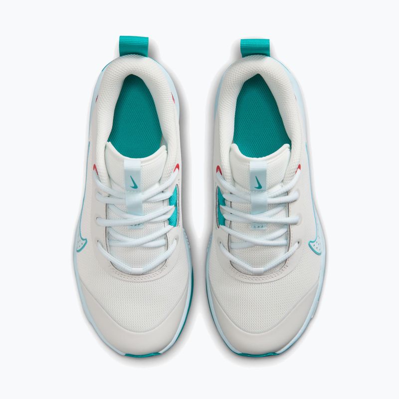 Nike Omni Multi-Court cipő off white/energy/glacier blue 13