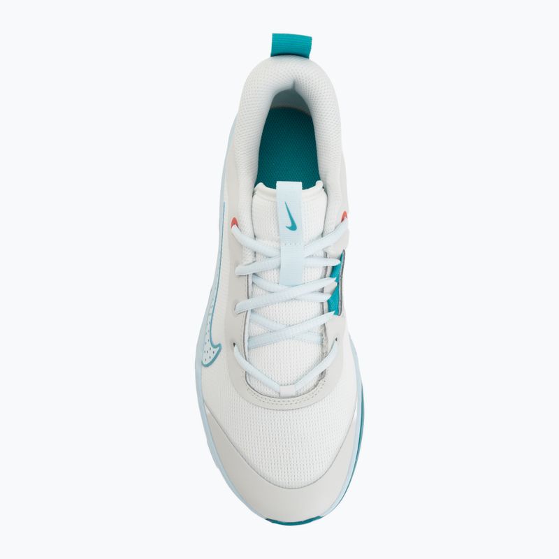 Nike Omni Multi-Court cipő off white/energy/glacier blue 5