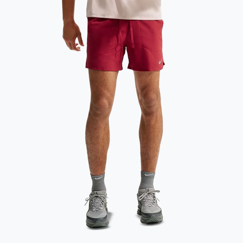 Nike Stride Dri-Fit férfi rövidnadrág, bélelt, 5" tough red