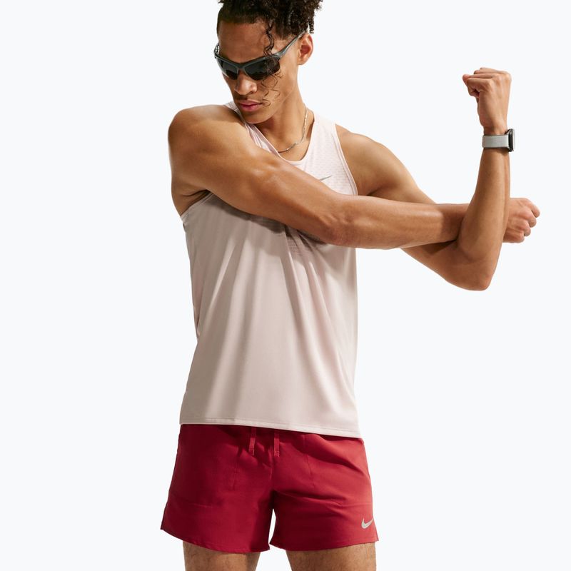 Nike Stride Dri-Fit férfi rövidnadrág, bélelt, 5" tough red 4