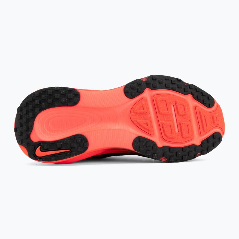 Nike Vomero 18 futócipő fekete/egyetemi piros/élénk bíbor 4