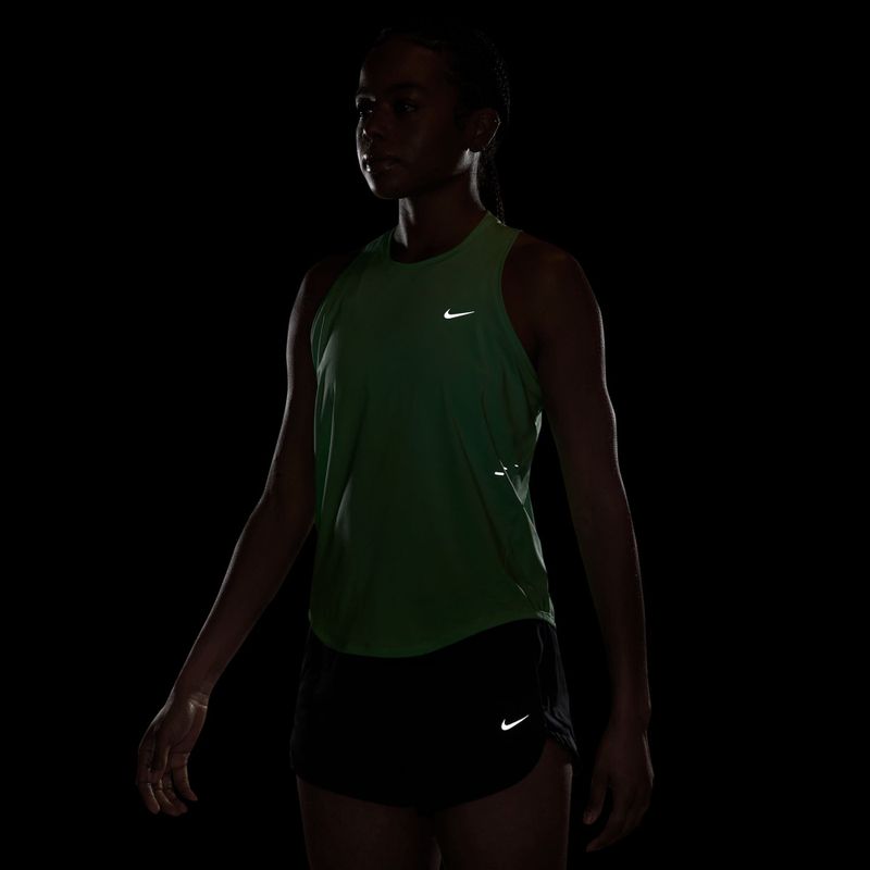 Női futó póló Nike Swift Dri-Fit Tank Top illusion green 7