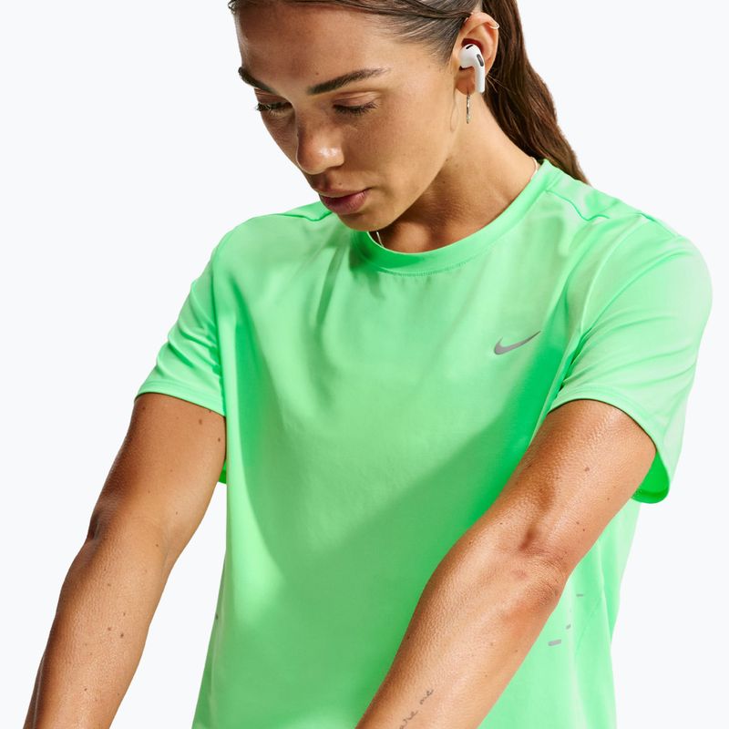 Női futó póló Nike Swift Dri-Fit illusion green 6
