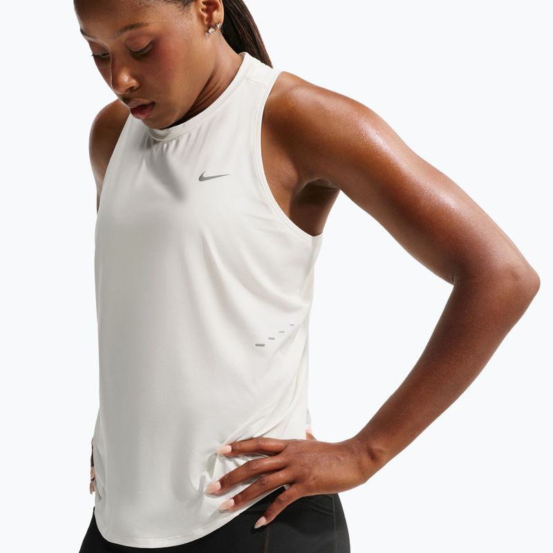Női futó póló Nike Swift Dri-Fit Tank Top sail 4