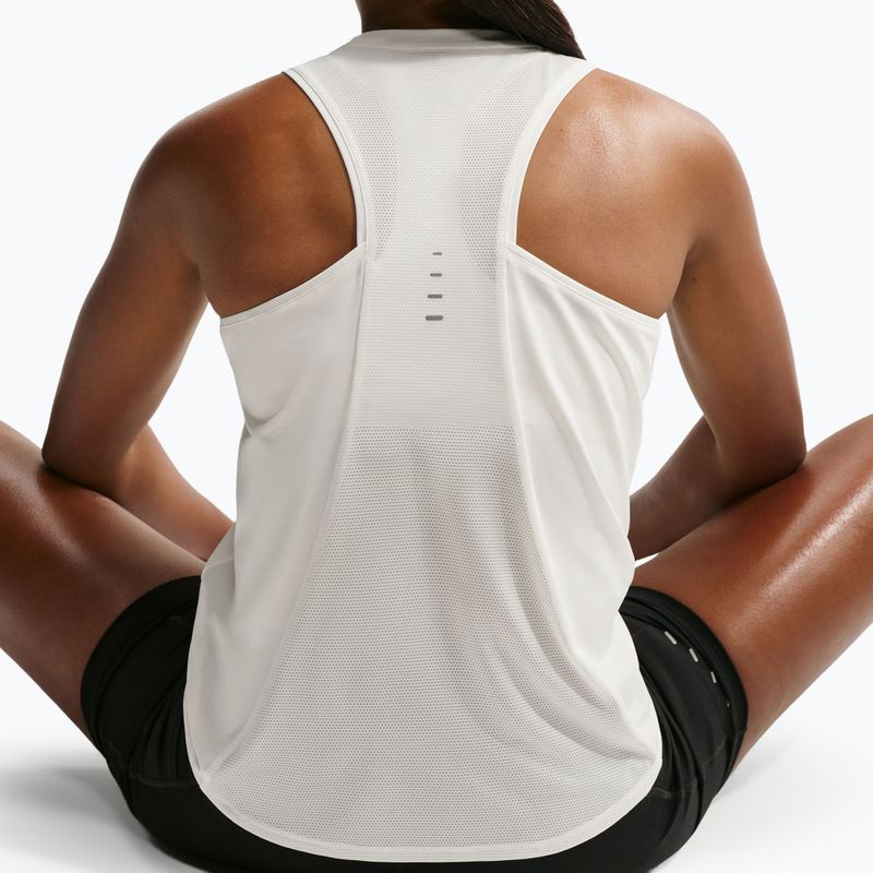 Női futó póló Nike Swift Dri-Fit Tank Top sail 5