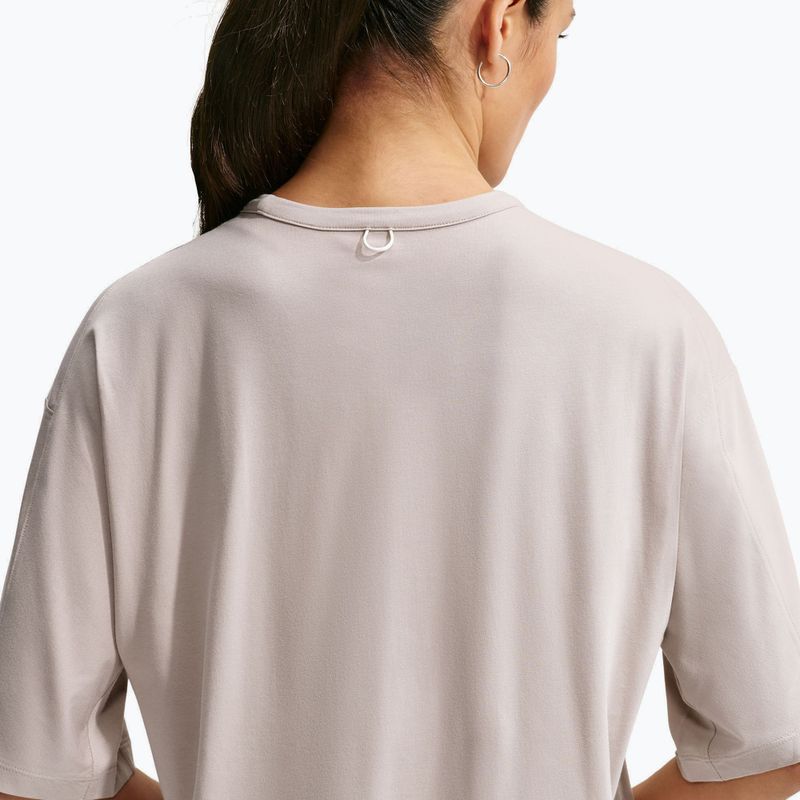 Női edző póló Nike 24.7 ImpossiblySoft Light cream Ii/college grey 4