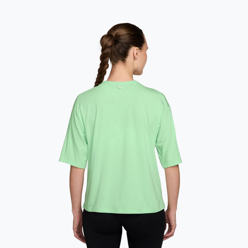 Női edző póló Nike 24.7 ImpossiblySoft Light cucumber calm/illusion green 2