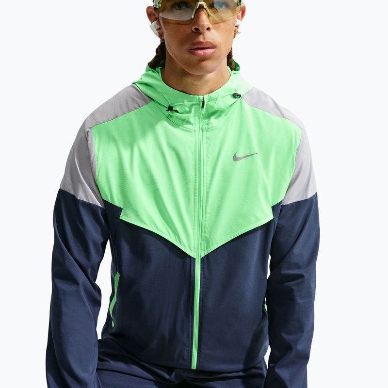 Férfi futókabát Nike Impossibly Light Windrunner midnight navy/illusion green/wolf grey 4