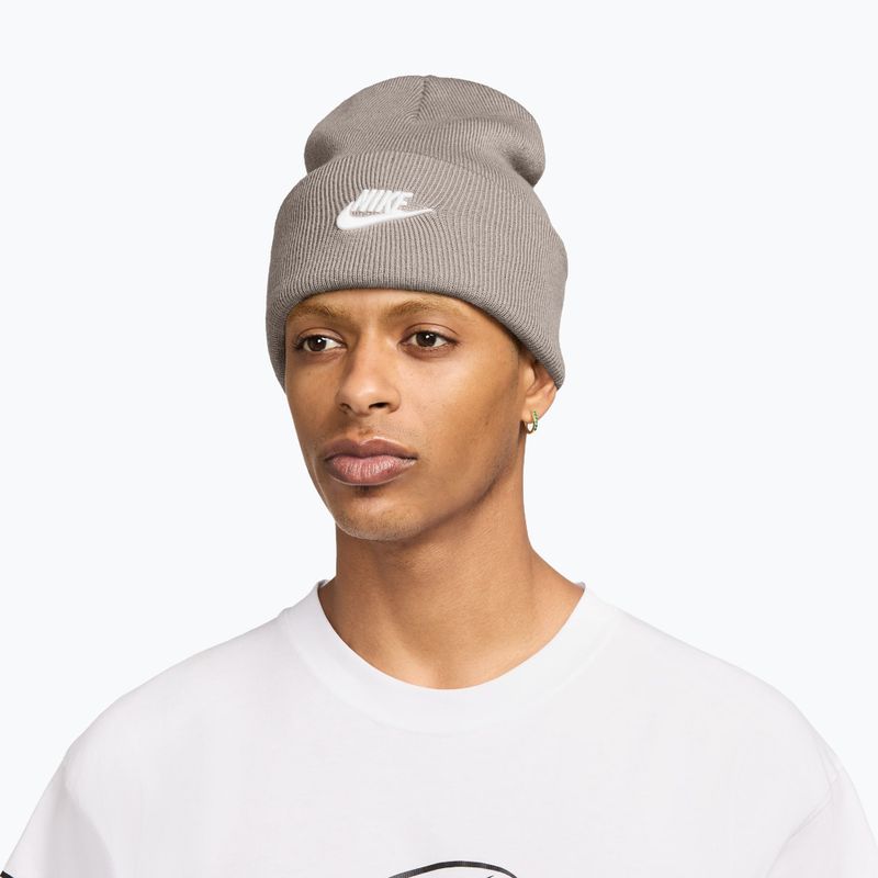 Téli sapka Nike Peak Futura Beanie moon particle/white 2