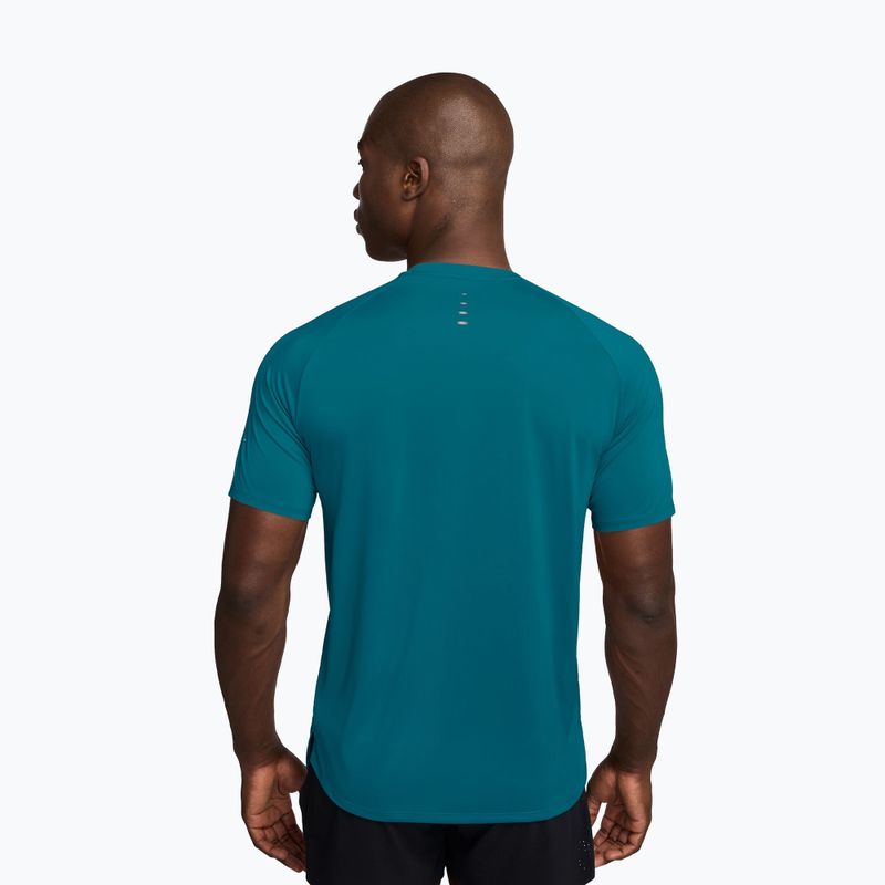 Férfi futó póló Nike Stride ADV bright spruce 2