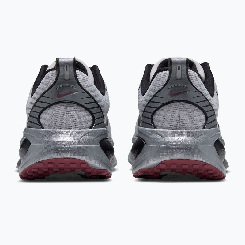 Női futócipők Nike Vomero 18 vast grey/metallic silver/black 2