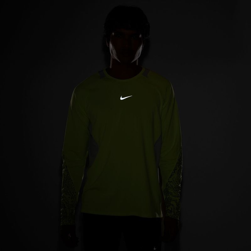 Férfi futó hosszú ujjú póló Nike Stride light lemon twist/grey fog 7