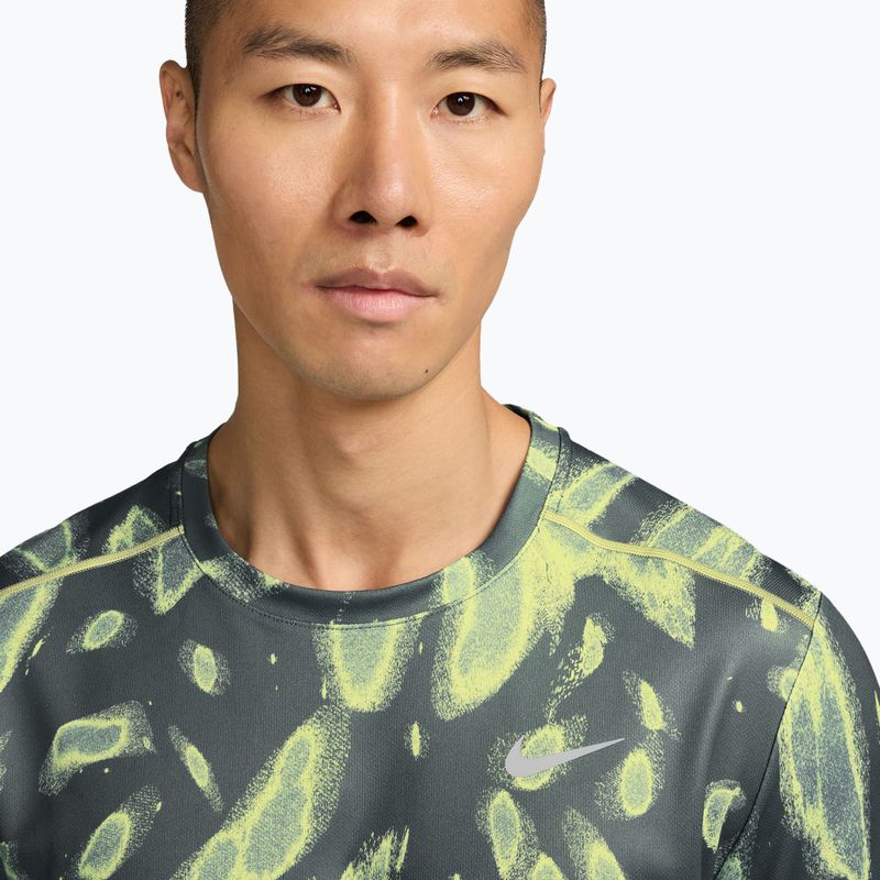 Férfi futó póló Nike Miler Dri-Fit UV camo green 3