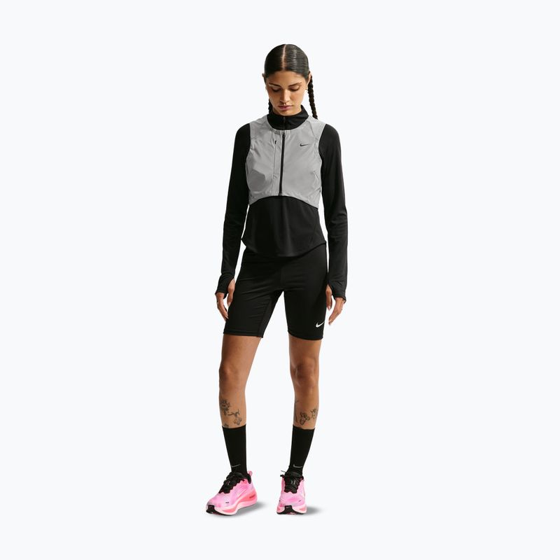 Női futó ujjatlan Nike Swift Flash metallic cool grey/black 2