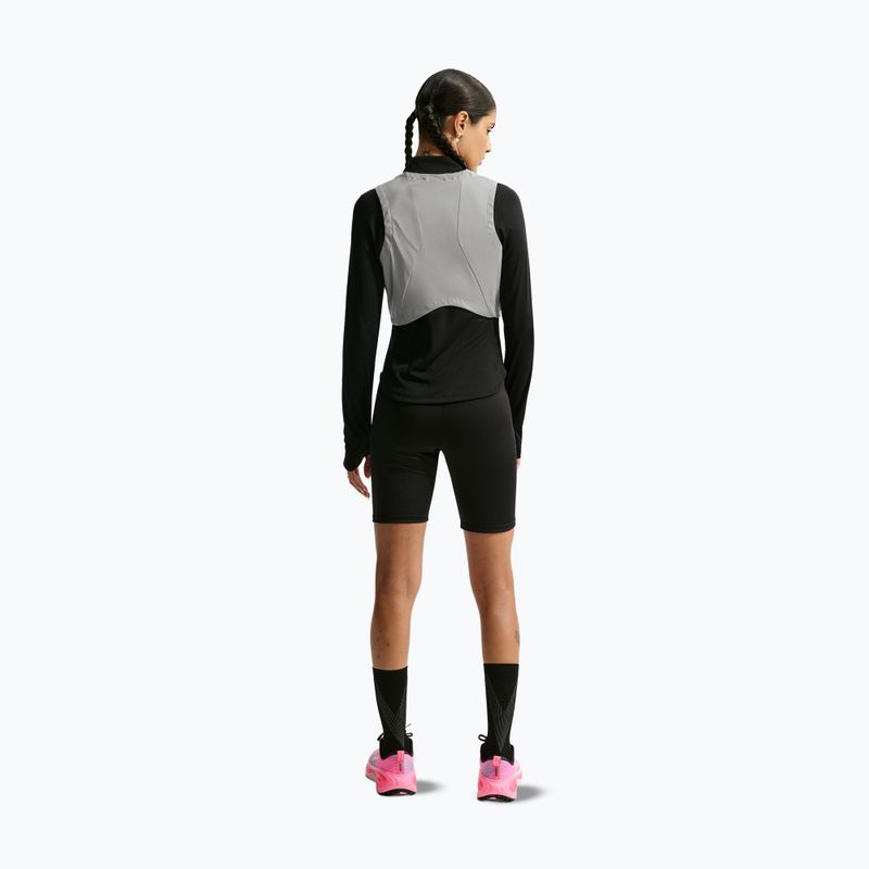 Női futó ujjatlan Nike Swift Flash metallic cool grey/black 3