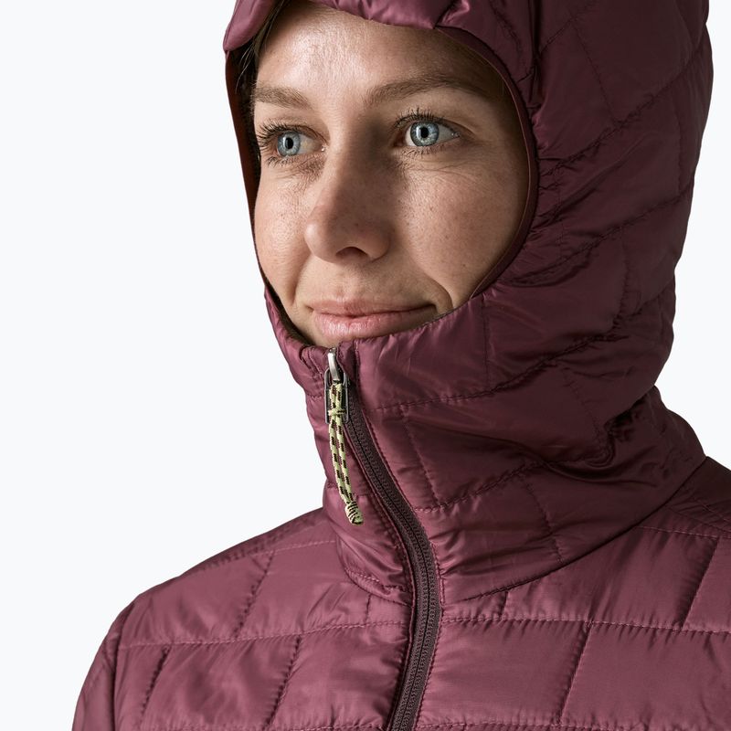 Női bélelt kabát Patagonia Nano Puff Hoody berry fig 4