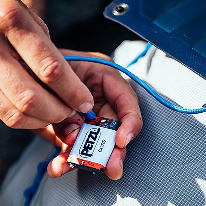 Petzl Actik Core fejlámpa kék E065AA01 6