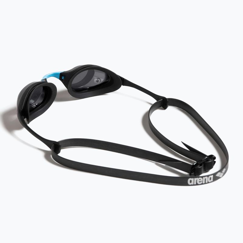 Arena Cobra úszószemüveg sötét füst/fekete/kék 004195/600 7