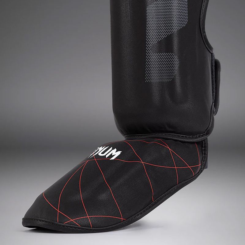 Női sípcsont- és lábfejvédők Venum Tactical XT Shinguards fekete/tűzpiros 5