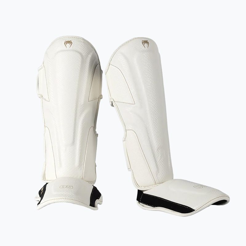 Sípcsont- és lábfejvédők Venum Impact Evo Scales Shinguards ivory 2