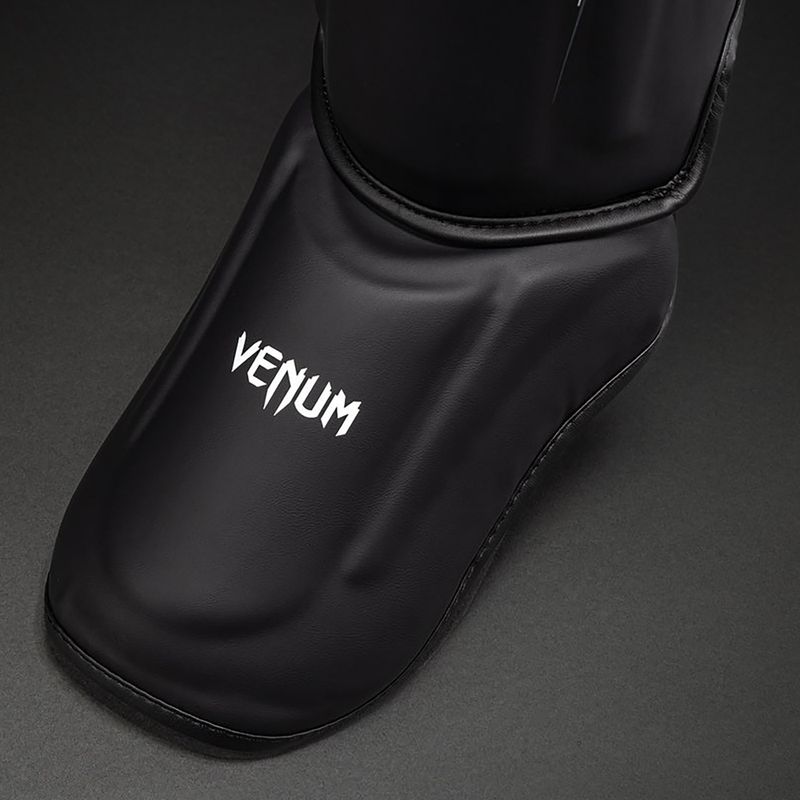 Sípcsont- és lábfejvédők Venum Streamline Shin black/white 3
