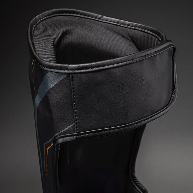 Sípcsont- és lábfejvédők Venum Streamline Shin black/gold 4