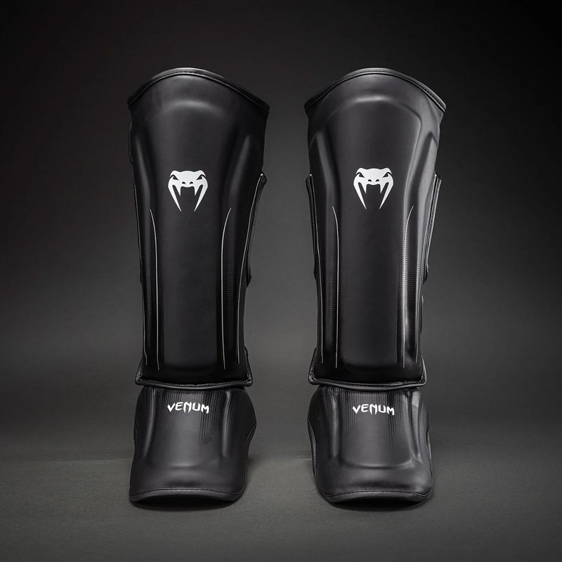 Sípcsont- és lábfejvédők Venum Stealth Shin black/white 2