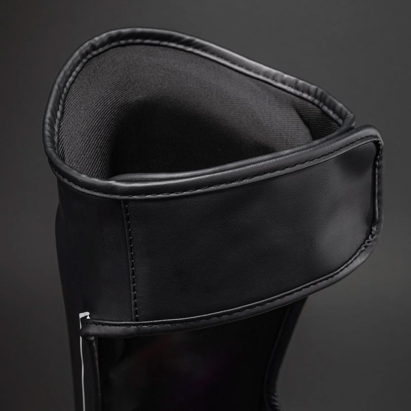 Sípcsont- és lábfejvédők Venum Stealth Shin black/white 4
