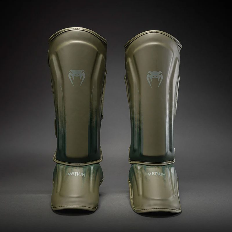 Sípcsont- és lábfejvédők Venum Stealth Shin khaki/dark green 2