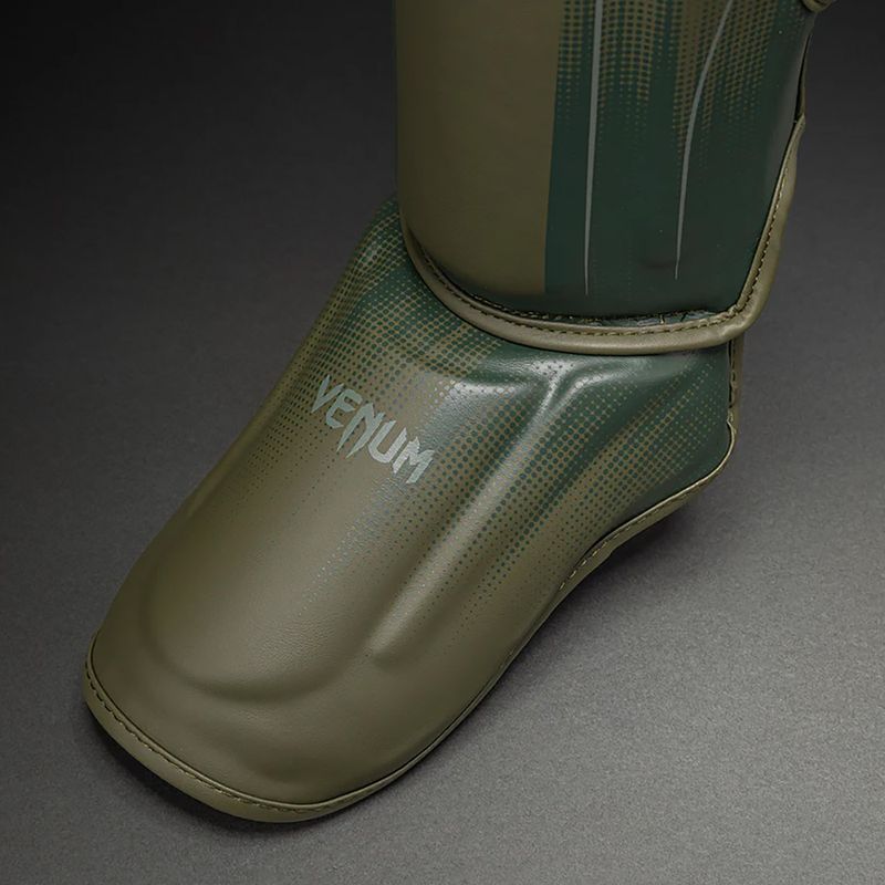 Sípcsont- és lábfejvédők Venum Stealth Shin khaki/dark green 3