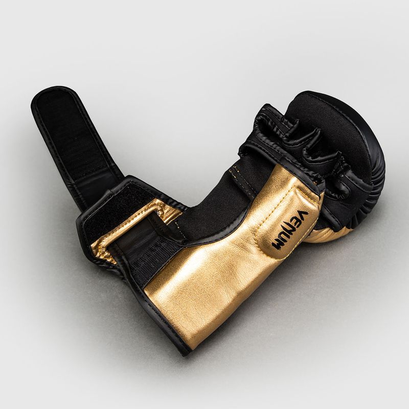 Sparringkesztyűk Venum Attack 2.0 Sparring gold/black 4
