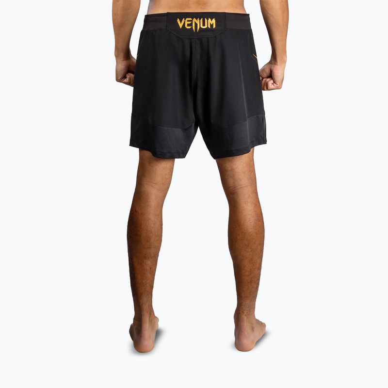Férfi edző rövidnadrág Venum G-Core Fight black/gold 3