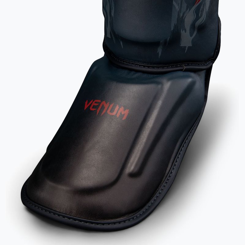 Sípcsontvédők Venum Demon Shin black/grey 4