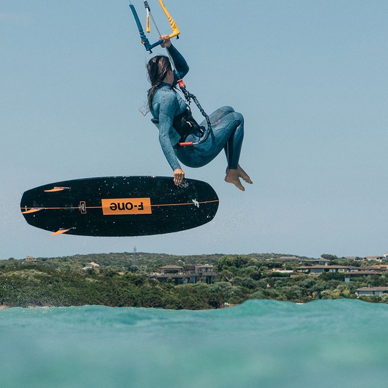 F-ONE Magnet Carbon kitesurfing deszka fekete 77214-0501 2