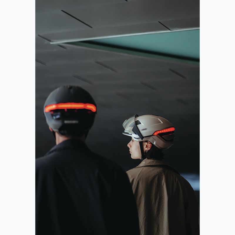 Kerékpáros sisak irányjelzőkkel ABUS Hyp-E champagne gold 8