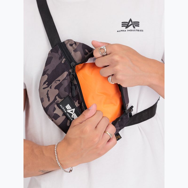 Alpha Industries gumi nyomtatott deréktáska fekete terepszínű 3