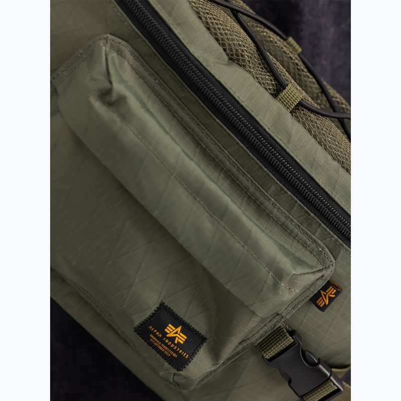 Alpha Industries Combat 8 l sötét olívazöld vesetáska 4