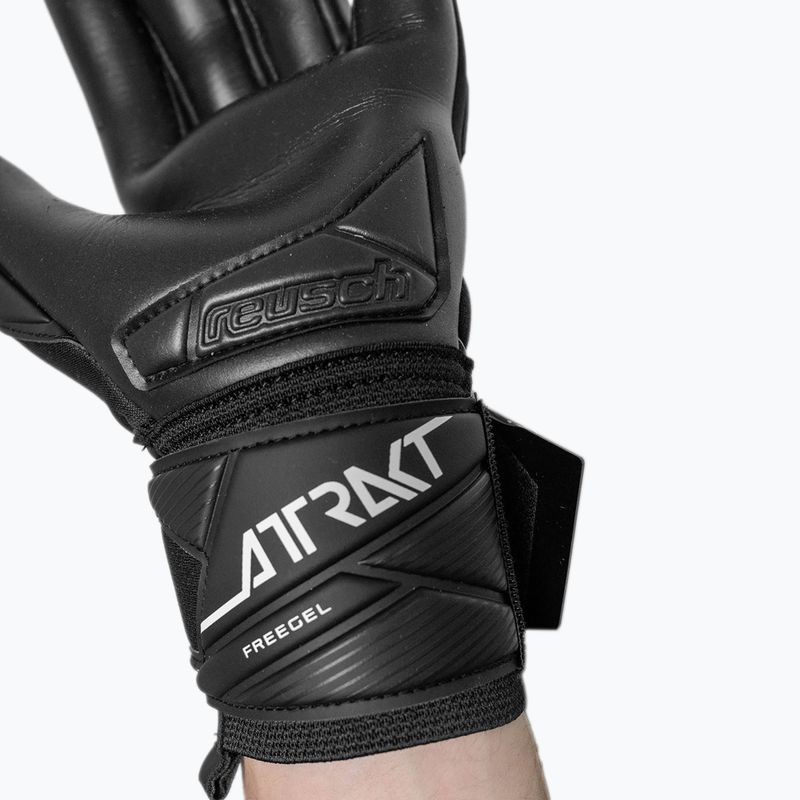 Kapus kesztyűk Reusch Attrakt Freegel Infinity black 7