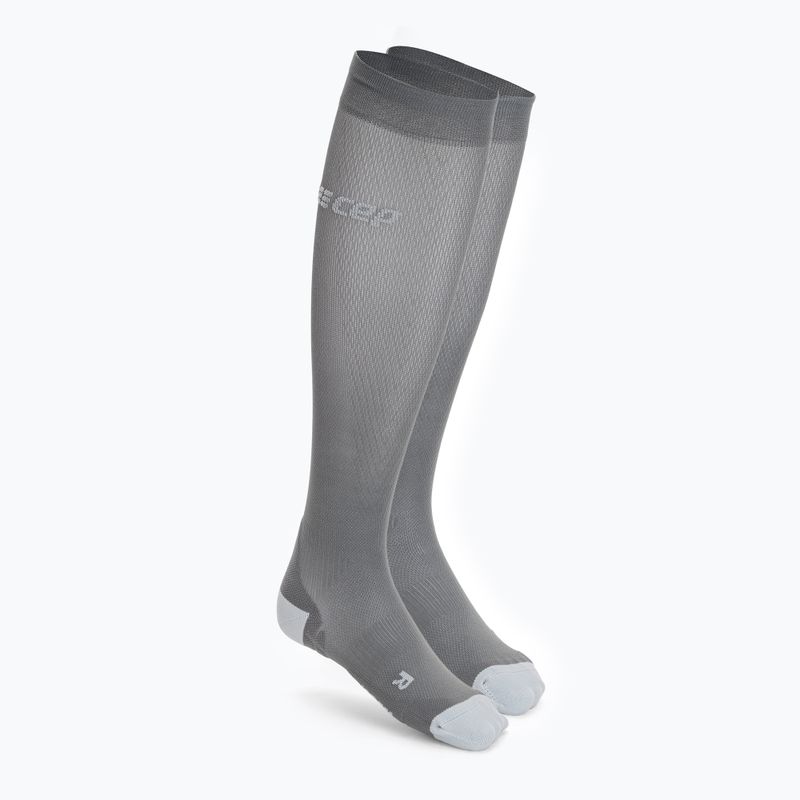 Férfi kompressziós futó zoknimęskie CEP Ultralight grey/light grey