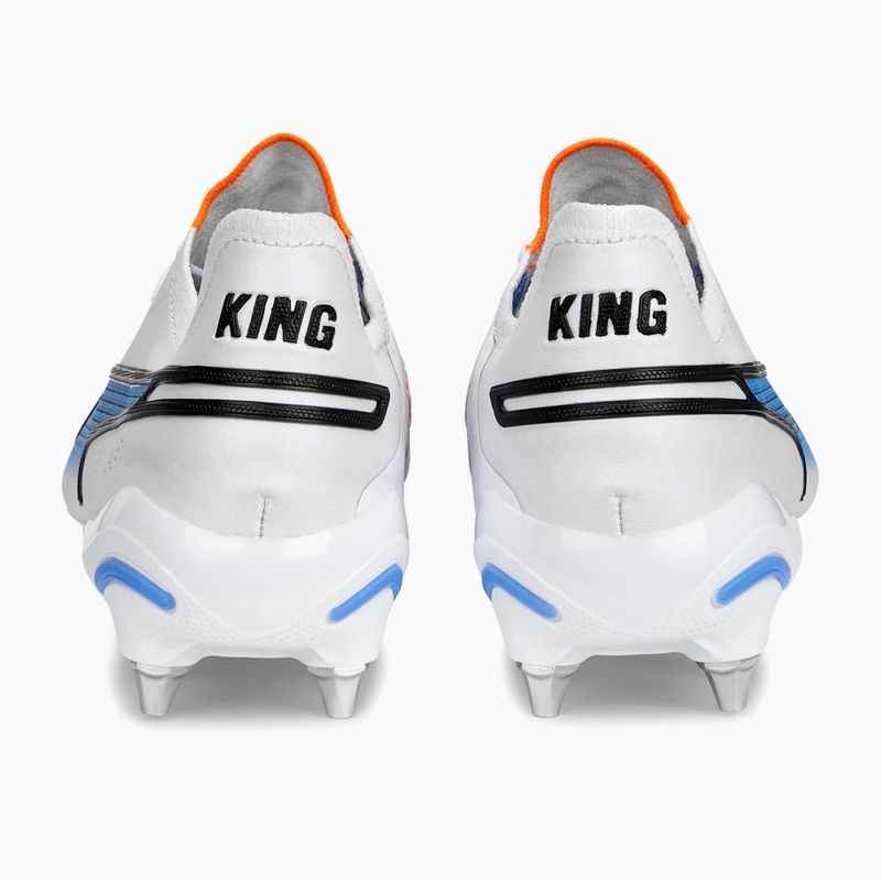 PUMA King Ultimate MXSG férfi futballcipő puma fehér/puma fekete/kék csillogás/ultranarancs 13