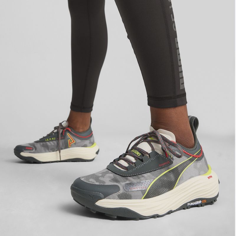 Női futócipő PUMA Voyage Nitro 3 szürke 9