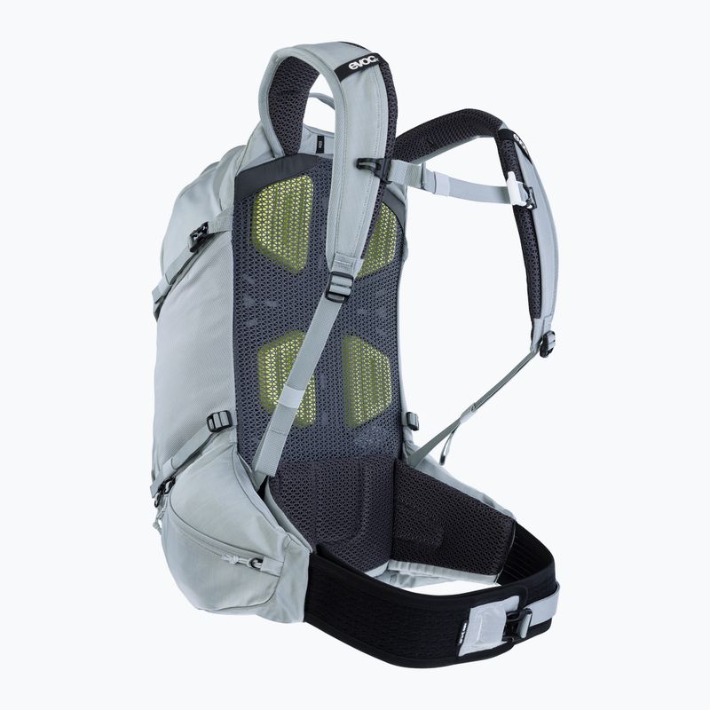 EVOC Explorer Pro 30 l ezüst kerékpáros hátizsák 3
