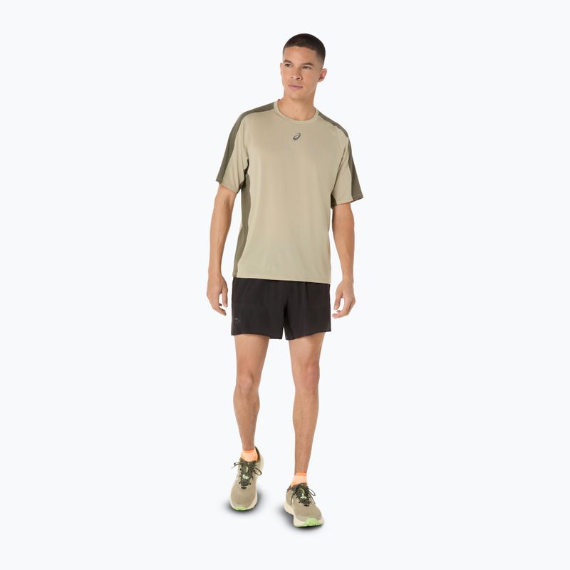 ASICS férfi futópóló Fujitrail Elite Top khaki/hangyász zöld 2